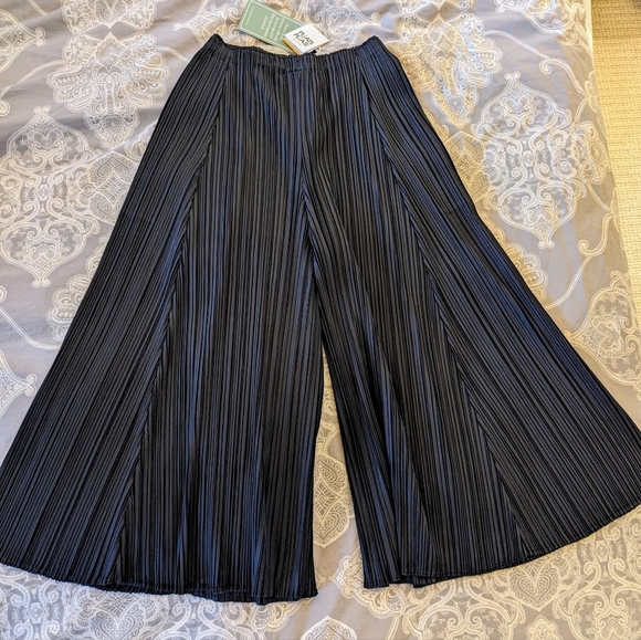 NWT PLEATS PLEASE ISSEY MIYAKE Technical-pleated cropped wide-legpants. Size 5 - Picture 4 of 7